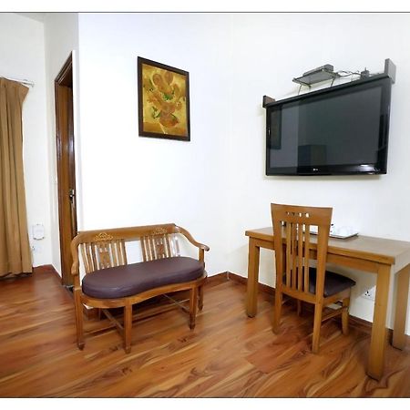 Hotel Oscar - Hauz Khas New Delhi Eksteriør bilde