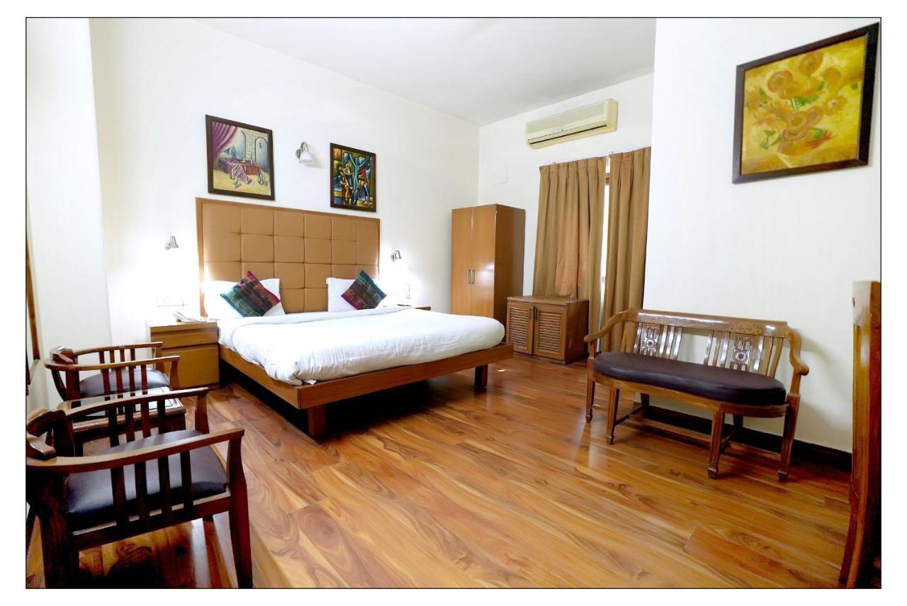 Hotel Oscar - Hauz Khas New Delhi Eksteriør bilde