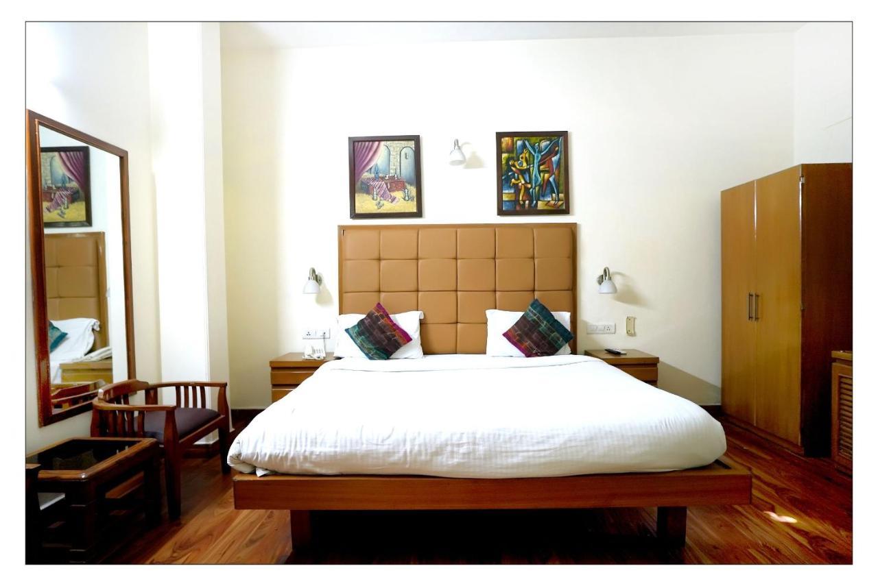 Hotel Oscar - Hauz Khas New Delhi Eksteriør bilde