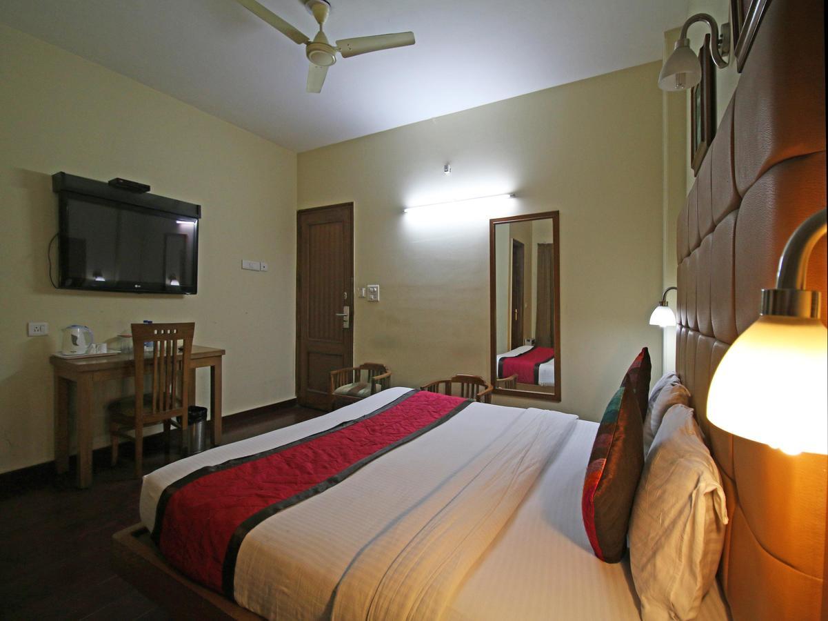 Hotel Oscar - Hauz Khas New Delhi Eksteriør bilde